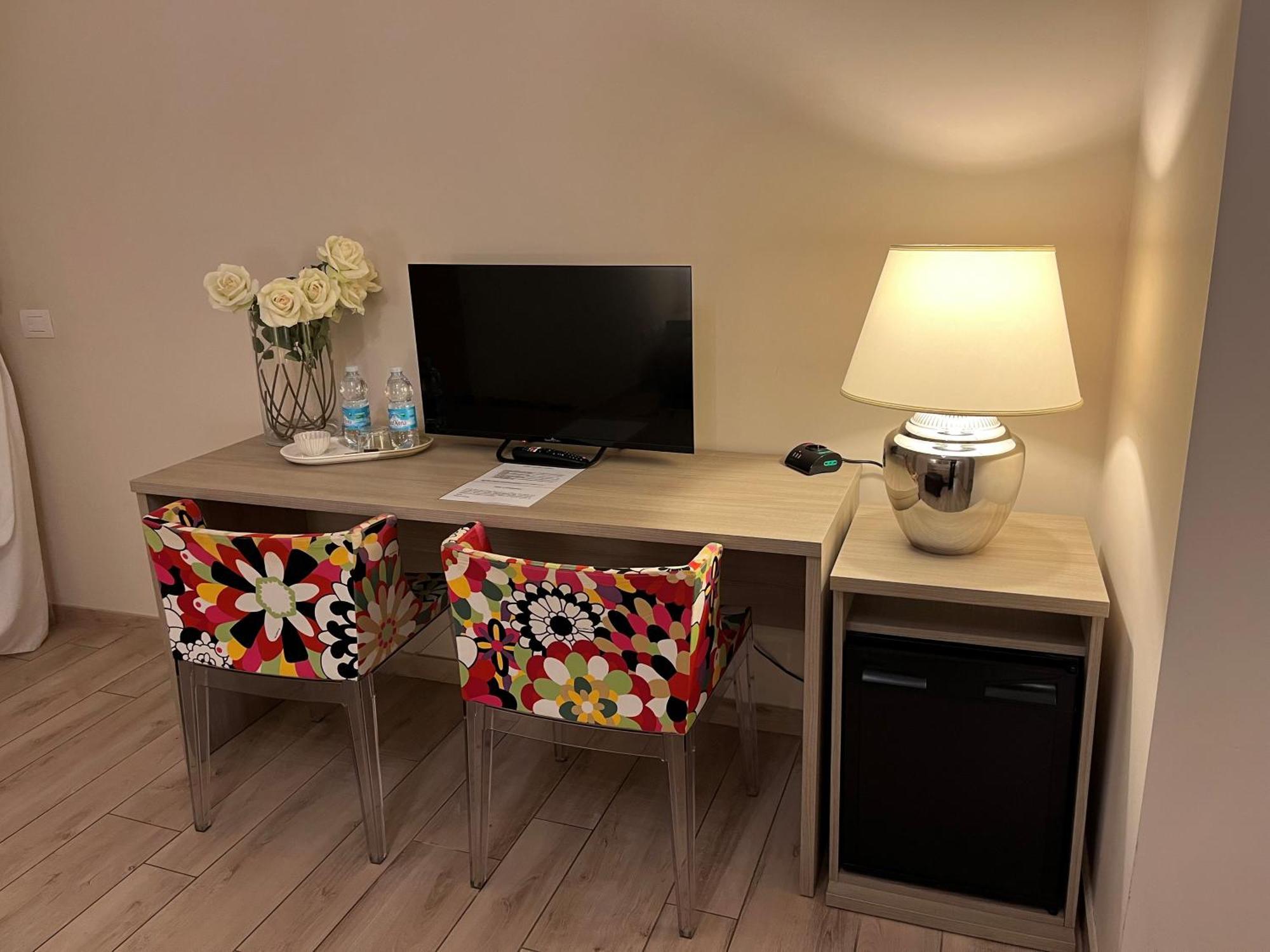 C.A.V. B&B Curiel20 San Donato Milanese Exterior foto